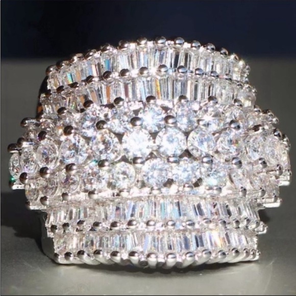 NEW LUXURY 18 CT 925 STERLING SILVER DIAMOND RING - Picture 3 of 3